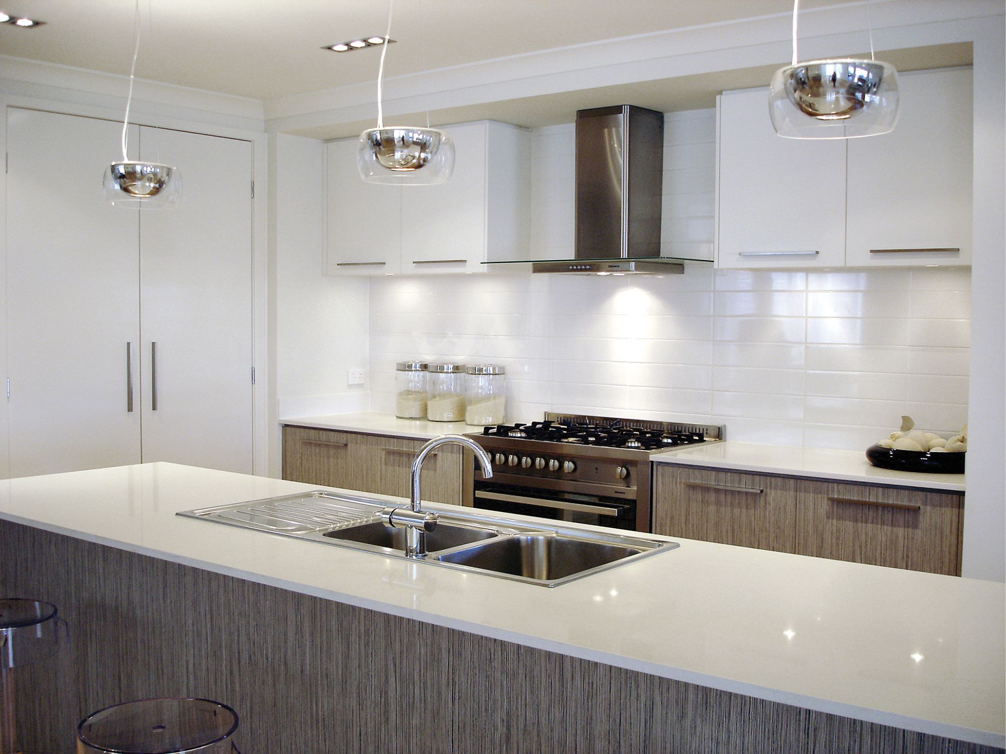 Traditions White Glossy 4x16 | Tile Center